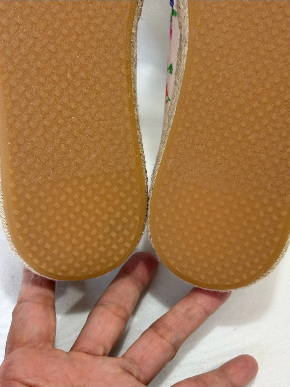 NWOB TOMS Women’s Cream Espadrilles with Colorful Hummingbird Print SZ 8.5 $68